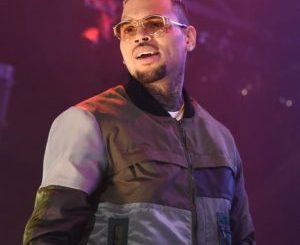 Chris Brown – Oye Papi